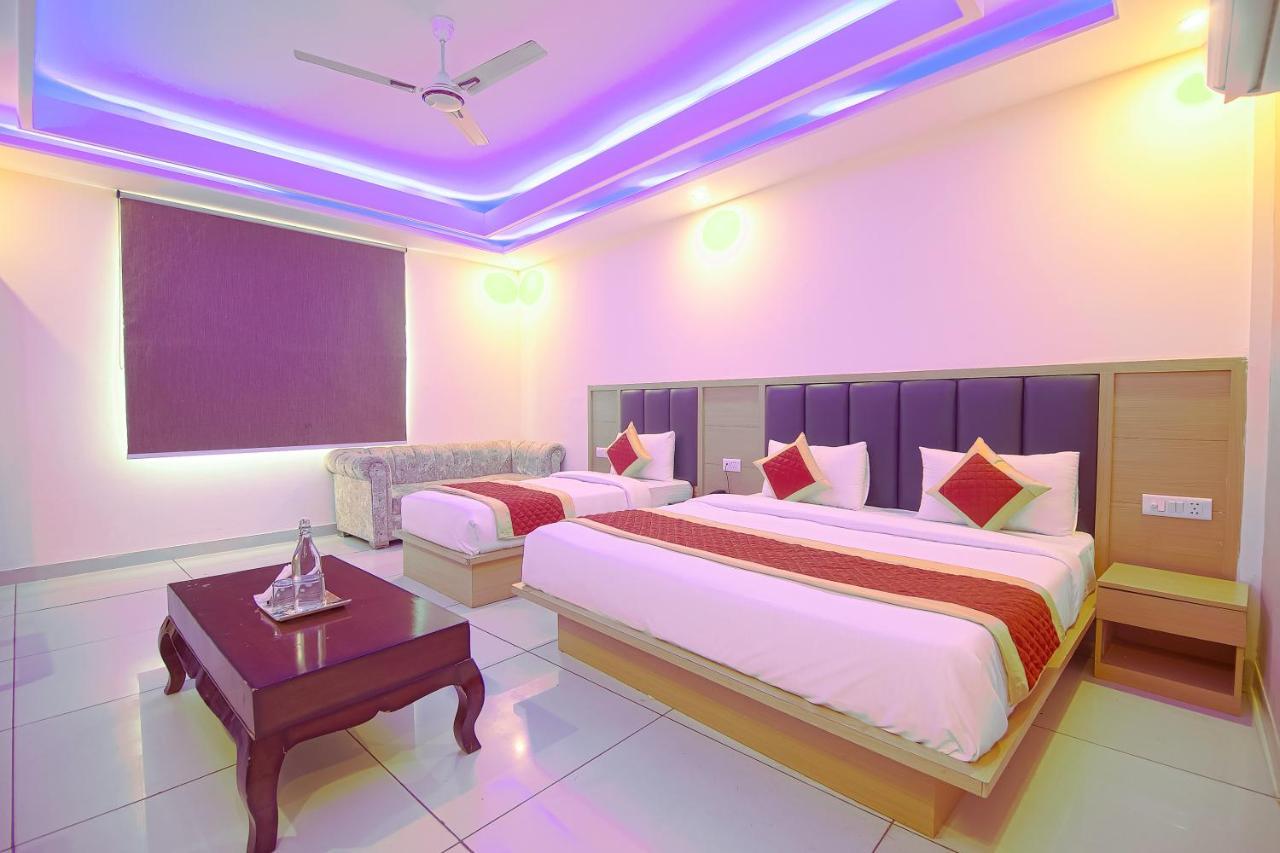 Hotel Del Inn By F9 Hotels - Near Igi Airport Нью-Дели Экстерьер фото