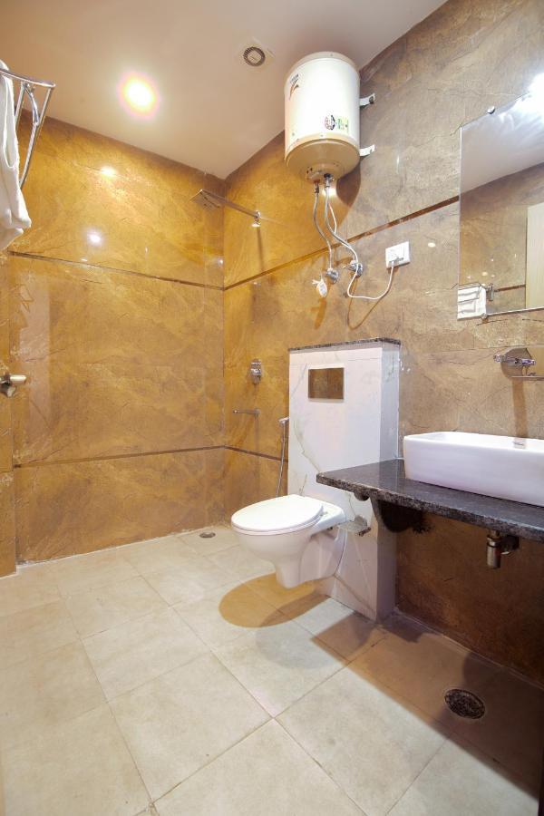 Hotel Del Inn By F9 Hotels - Near Igi Airport Нью-Дели Экстерьер фото